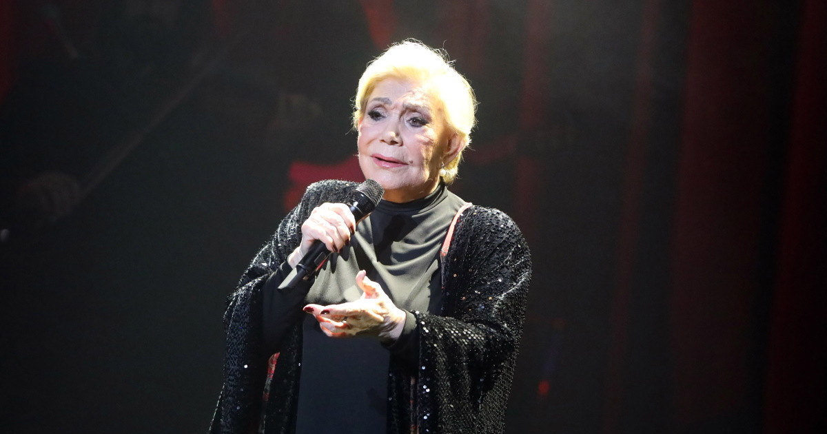 Κηδεία Μαρινέλλας: Συγκινεί στενή της συνεργάτιδα – «Όταν τη χαιρετήσαμε, ήτανε πολύ όμορφη και φορούσε και ένα κόκκινο φουλάρι»