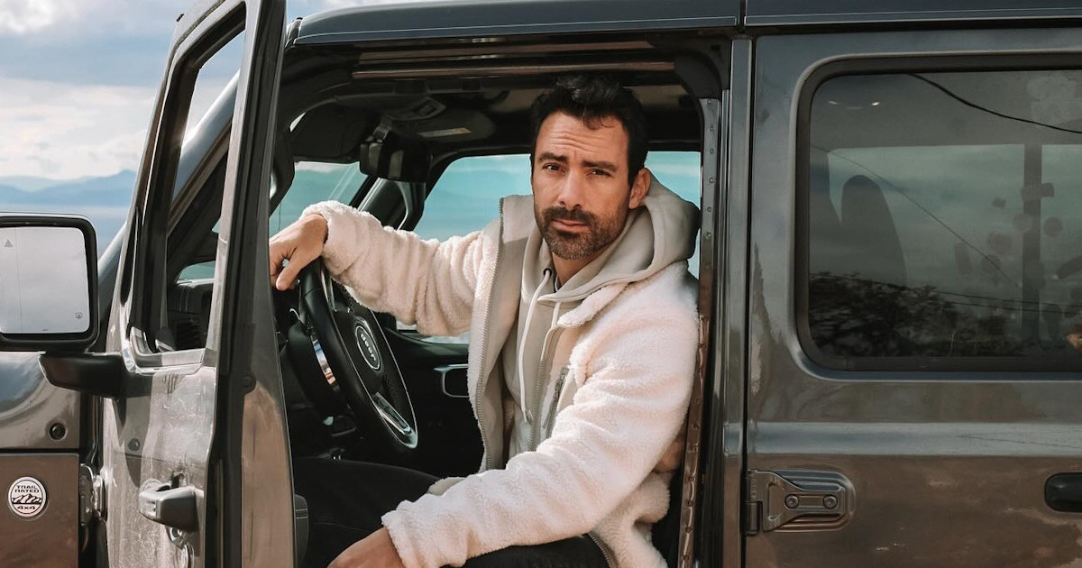 Σάκης Τανιμανίδης: Βόλτα στην Πορταριά με τη Χριστίνα Μπόμπα και τις δίδυμες κόρες τους