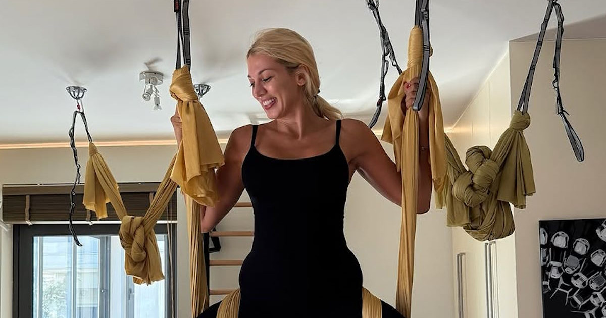 Κωνσταντίνα Σπυροπούλου: Οι φωτογραφίες από την προπόνησή της στην aerial yoga