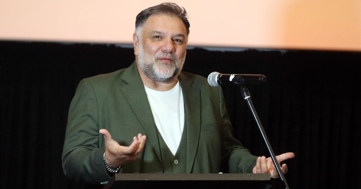 Γρηγόρης Αρναούτογλου: Στο νοσοκομείο ο παρουσιαστής – Έπεσε κάτω από τους πόνους
