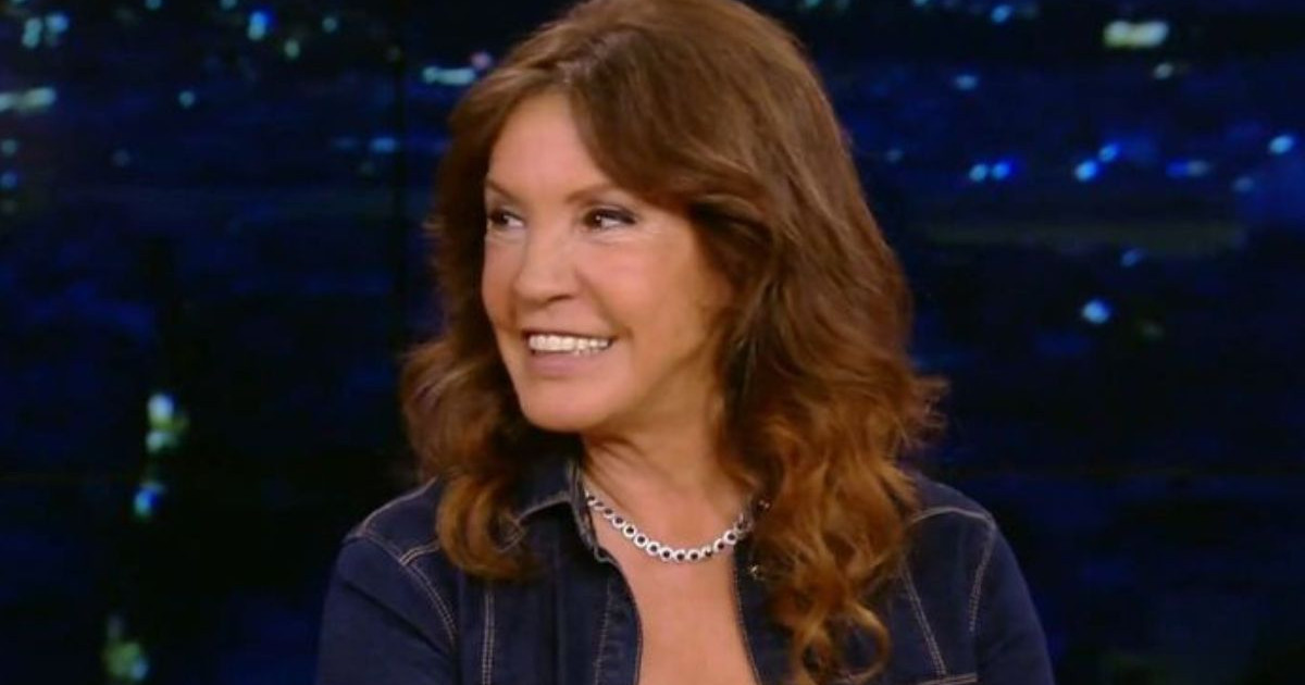 Βάνα Μπάρμπα: Το πασχαλινό μήνυμα από τη Σαντορίνη και το ξέσπασμα για τον πόλεμο