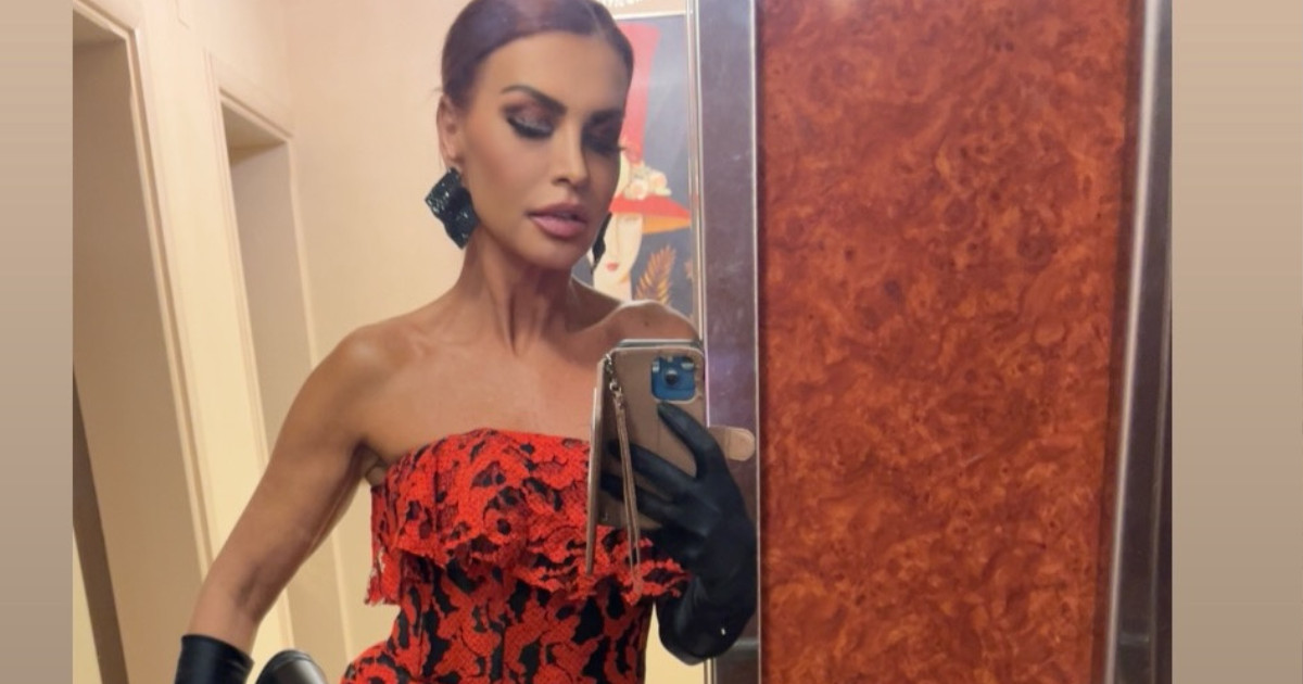 Νίνα Λοτσάρη: Από το casual daytime look στη φλογερή red carpet διάθεση!