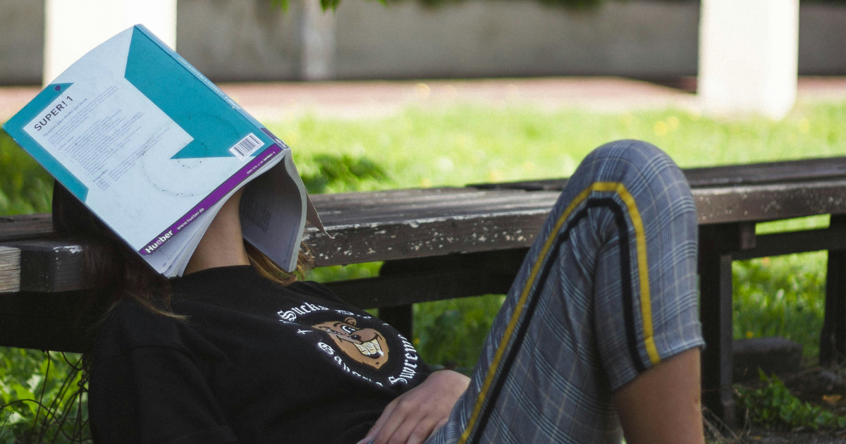 Εαρινή κόπωση: Γιατί νιώθετε εξαντλημένοι χωρίς λόγο την άνοιξη