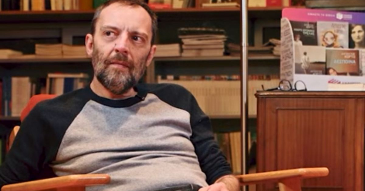 Αύγουστος Κορτώ: «Έτρωγα κράξιμο από τους ίδιους συμμαθητές με τους οποίους είχαμε ευκαιριακές επαφές. Ένιωθα τελείως μόνος»