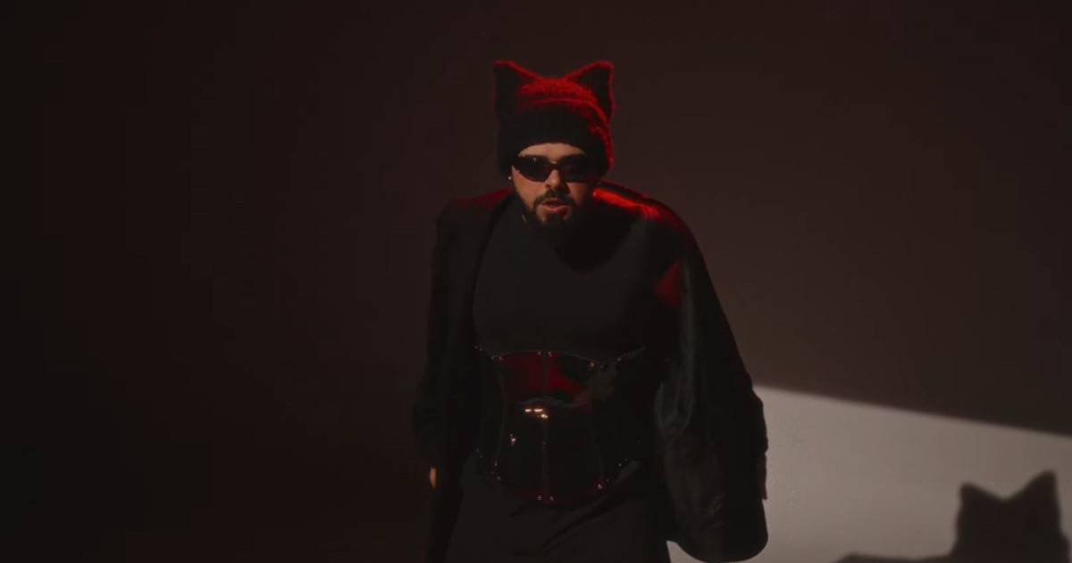 Eurovision 2026: Ο Akylas σε μια ξεχωριστή ερμηνεία του τραγουδιού «Rise Like a Phoenix»