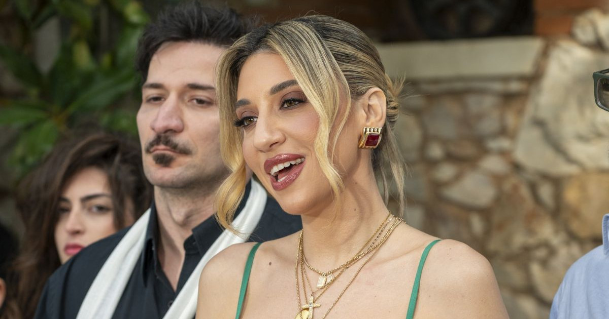 Αλεξάνδρα Μπουνάτσα: Ξεσηκώνει με το νέο της τραγούδι «Να μας ζήσει η Ελλάδα»