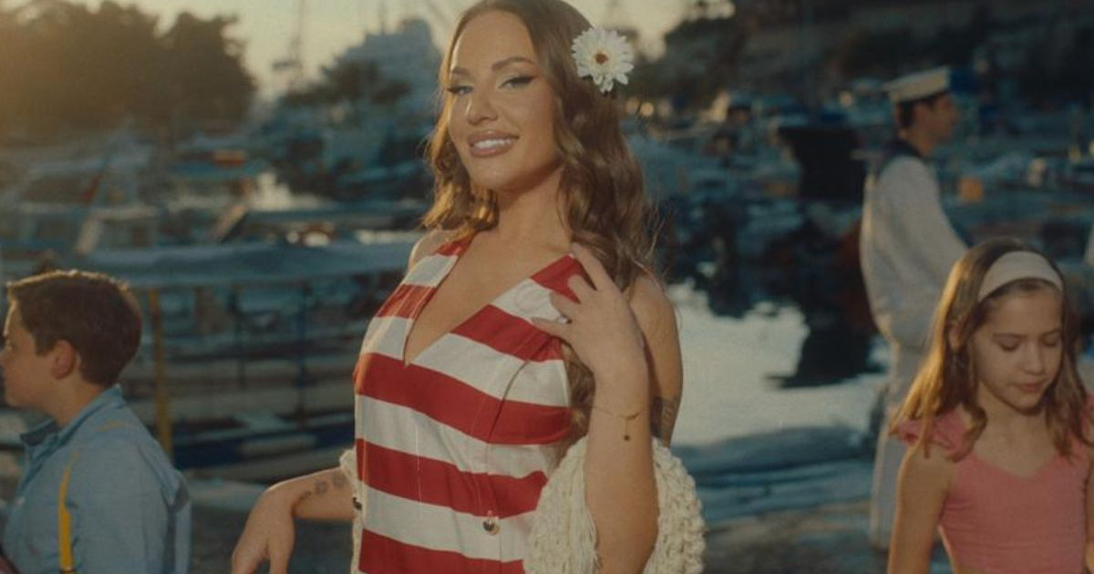 Ανδρομάχη: «Σούσουρο» με το νέο της viral hit με «άρωμα» ελληνικού κινηματογράφου