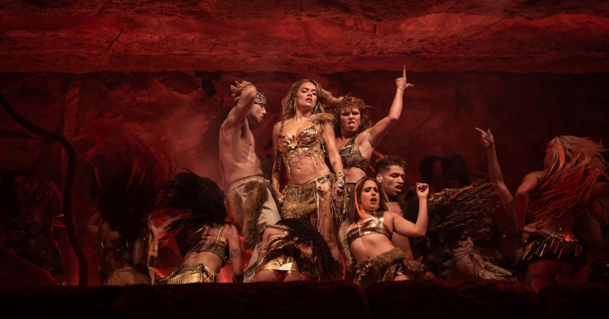 Το “Velvet” μανικιούρ της Karol G στην Coachella είναι η απόλυτη έμπνευση για το καλοκαίρι