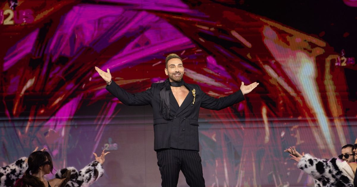 Το J2US ξεσήκωσε το κοινό και χάρισε ένα ακόμη αξέχαστο Σαββατόβραδο!