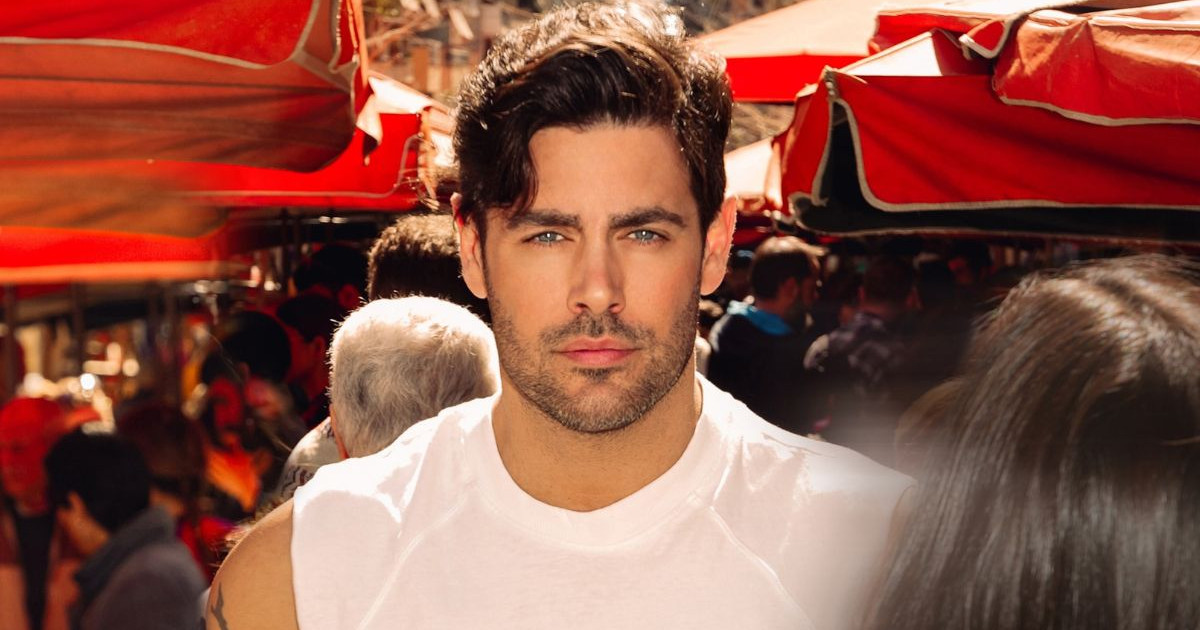 Ο Κώστας Μαρτάκης παρουσιάζει το music video για «Το Σ’ αγαπώ» του