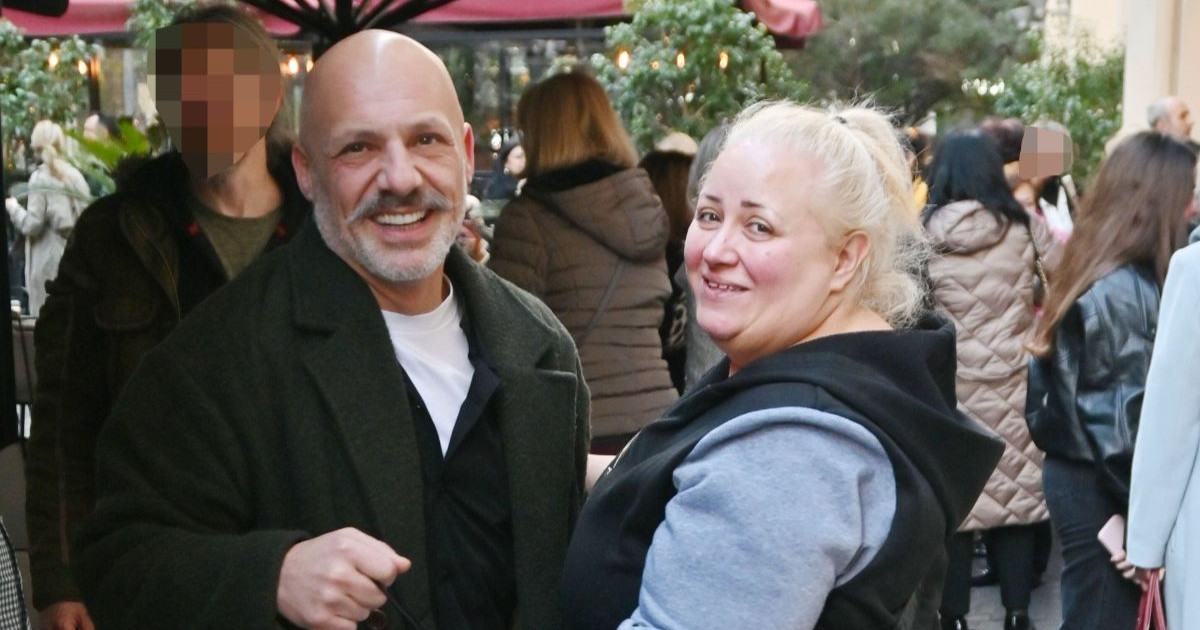 Νίκος Μουτσινάς – Παρθένα Χοροζίδου: Χαμογελαστοί σε κοινή έξοδο στην Αθήνα