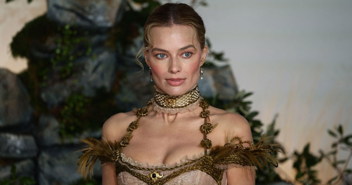 Sunkissed Blush: Η τάση που χαρίζει ηλιοκαμένη λάμψη στο πρόσωπο