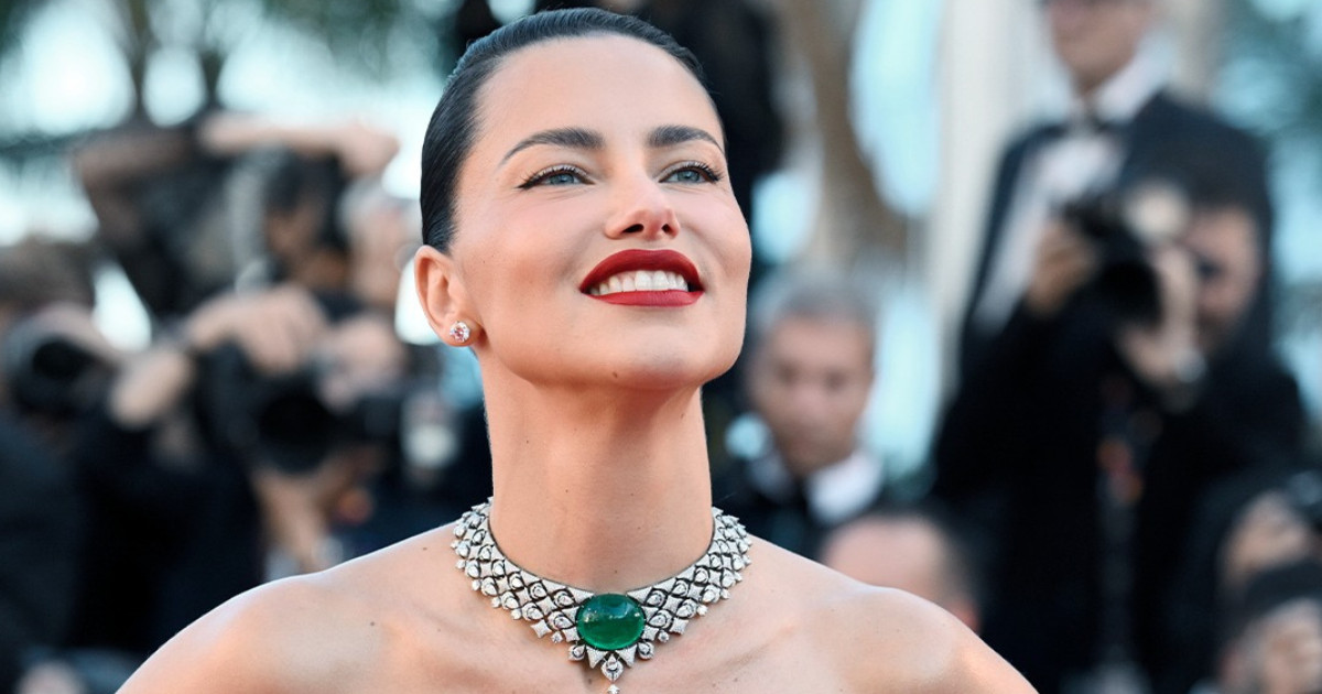 Αντριάνα Λίμα στις Κάννες: Το red lipstick look που θύμισε old Hollywood diva