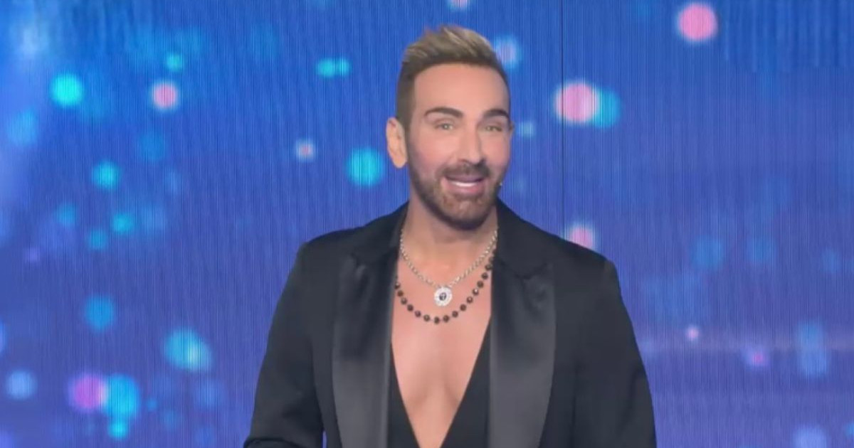 J2US: Το 10o live ξεκίνησε με ενέργεια και έντονο παλμό από τον Νίκο Κοκλώνη