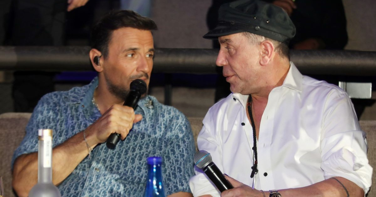Γιώργος Μαζωνάκης: Βραδινή έξοδος στην πρεμιέρα του Νίκου Βέ