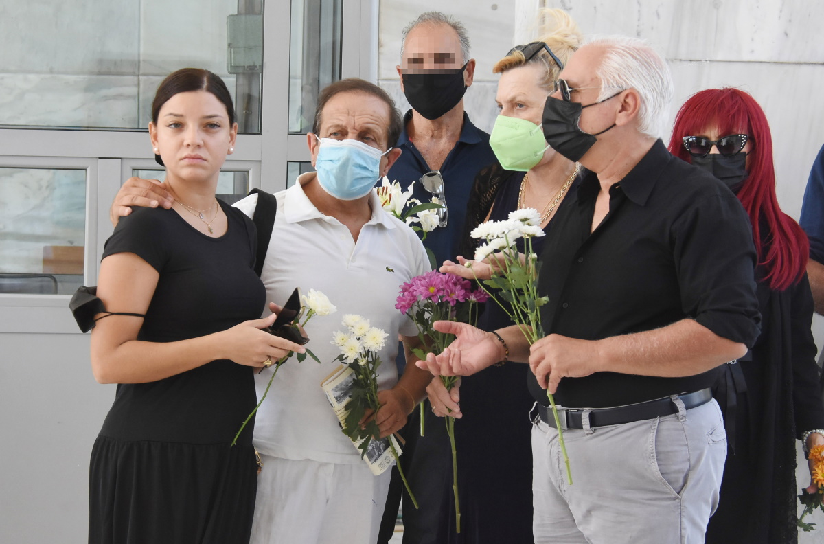 Θλίψη στην κηδεία του Γιώργου Μεσσάλα