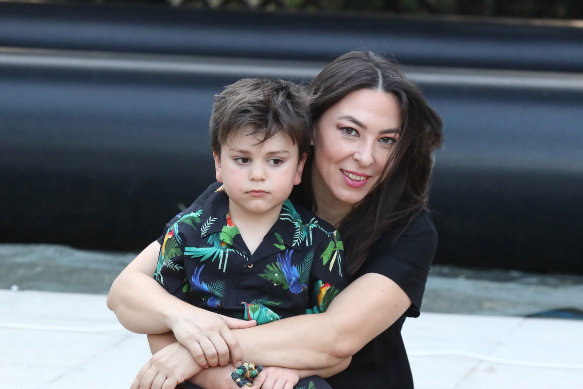 Αλίκη Κατσαβού: Το μήνυμα για τα γενέθλια του γιου της και η τρυφερή φωτογραφία με τον Κώστα Βουτσά
