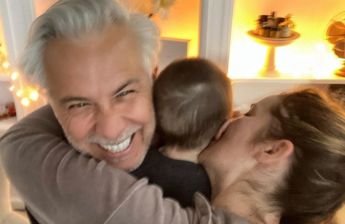Χάρης Χριστόπουλος – Ανίτα Μπραντ: Ο γιος τους έγινε ενός έτους – Δείτε πώς γιόρτασαν τα γενέθλιά του