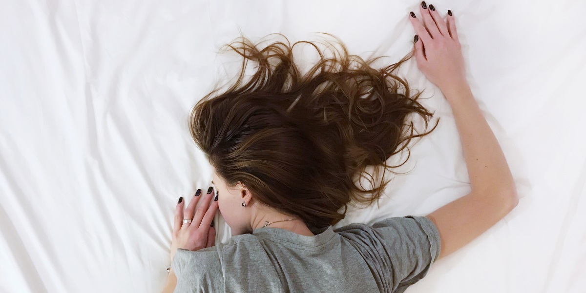 Πώς να κοιμηθείτε άνετα όταν έχει καύσωνα και δεν έχετε air condition