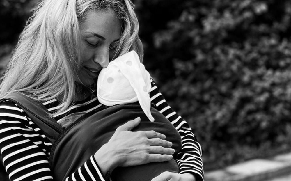 Μαρία Ηλιάκη: Είχε ένα δύσκολο βράδυ με τη δύο μηνών κόρη της