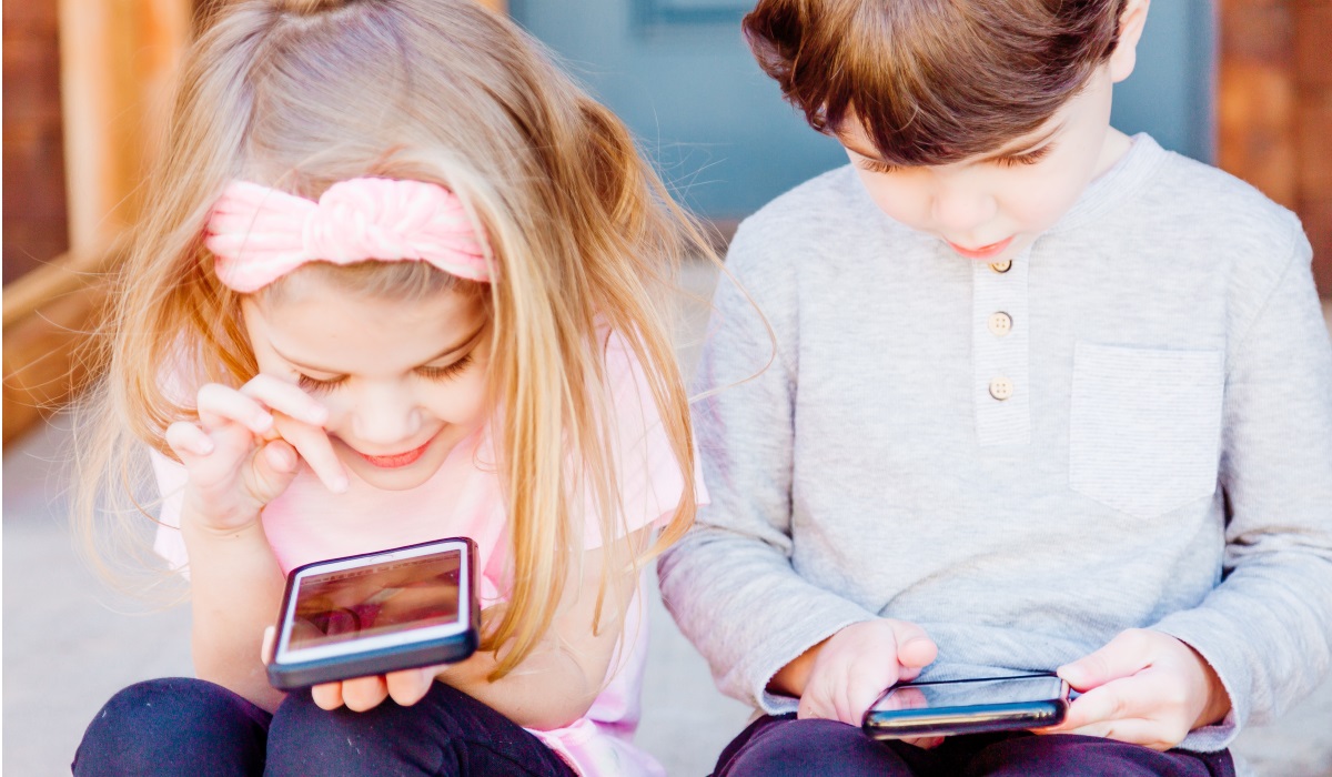 Πώς να κάνετε τα παιδιά να μείνουν μακριά από το κινητό στις διακοπές σας