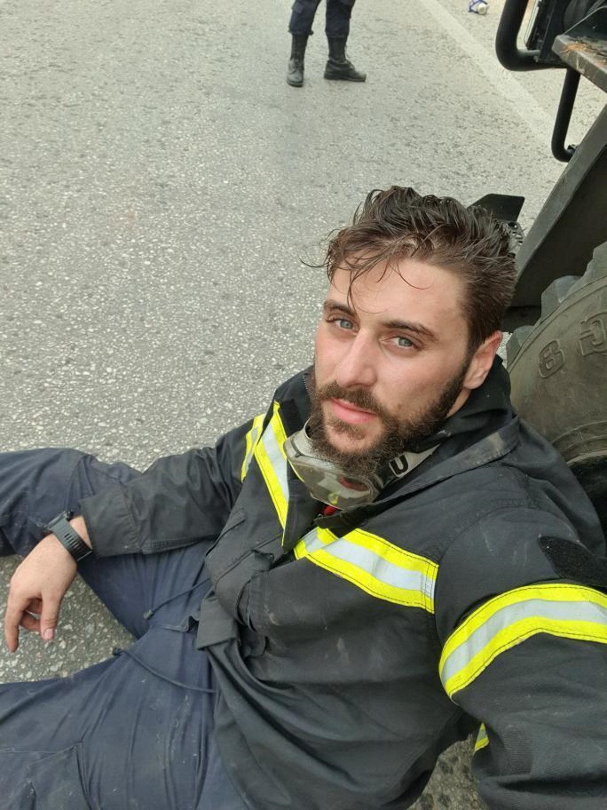 Ο εθελοντής πυροσβέστης Μανώλης Μπλέτας πάλεψε πέντε μέρες με τις φλόγες και εξομολογείται στο okmag.gr την πιο δύσκολη στιγμή