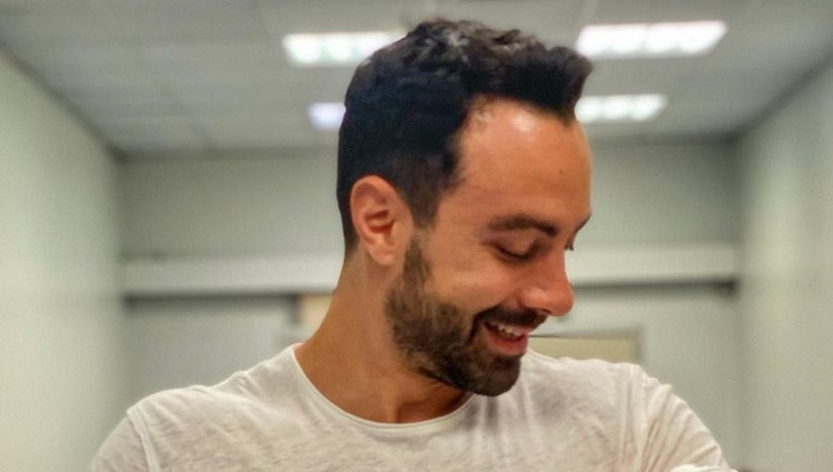 Η χιουμοριστική ανάρτηση του Σάκη Τανιμανίδη με τη νεογέννητη κόρη του