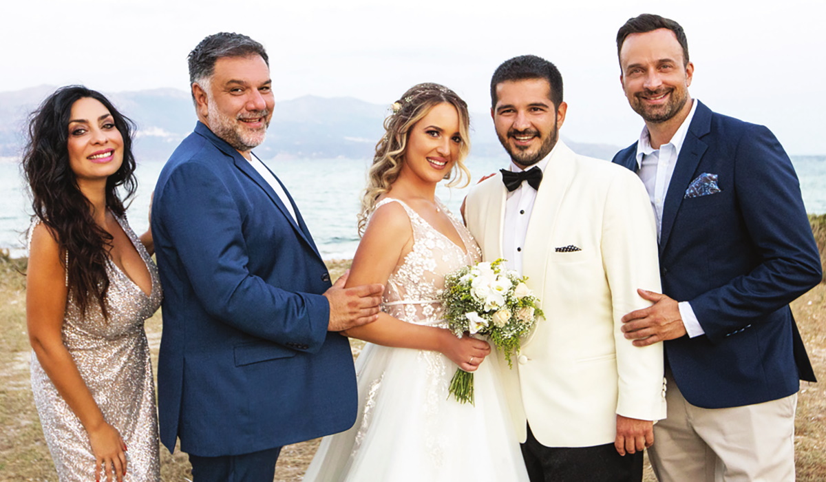 Γρηγόρης Αρναούτογλου – Γιώργος Λιανός: Νέες φωτογραφίες από τον γάμο που έγιναν κουμπάροι