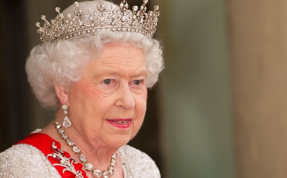 Βασίλισσα Ελισάβετ: Το αξεσουάρ που προκάλεσε ανησυχία στην τελευταία της εμφάνιση