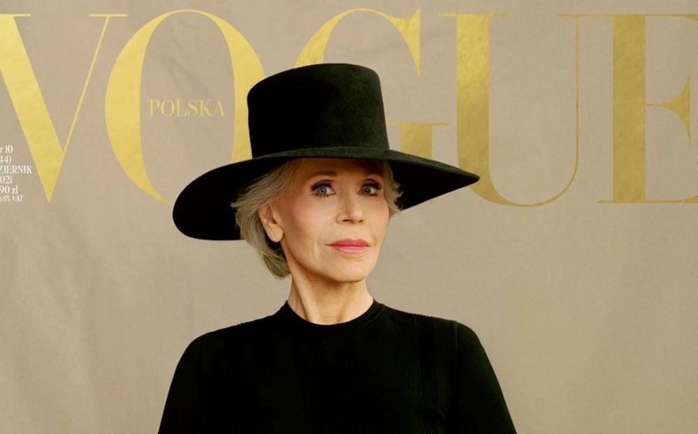 Τζέιν Φόντα: Εντυπωσιάζει στα 83 της ποζάροντας στο εξώφυλλο της πολωνικής Vogue