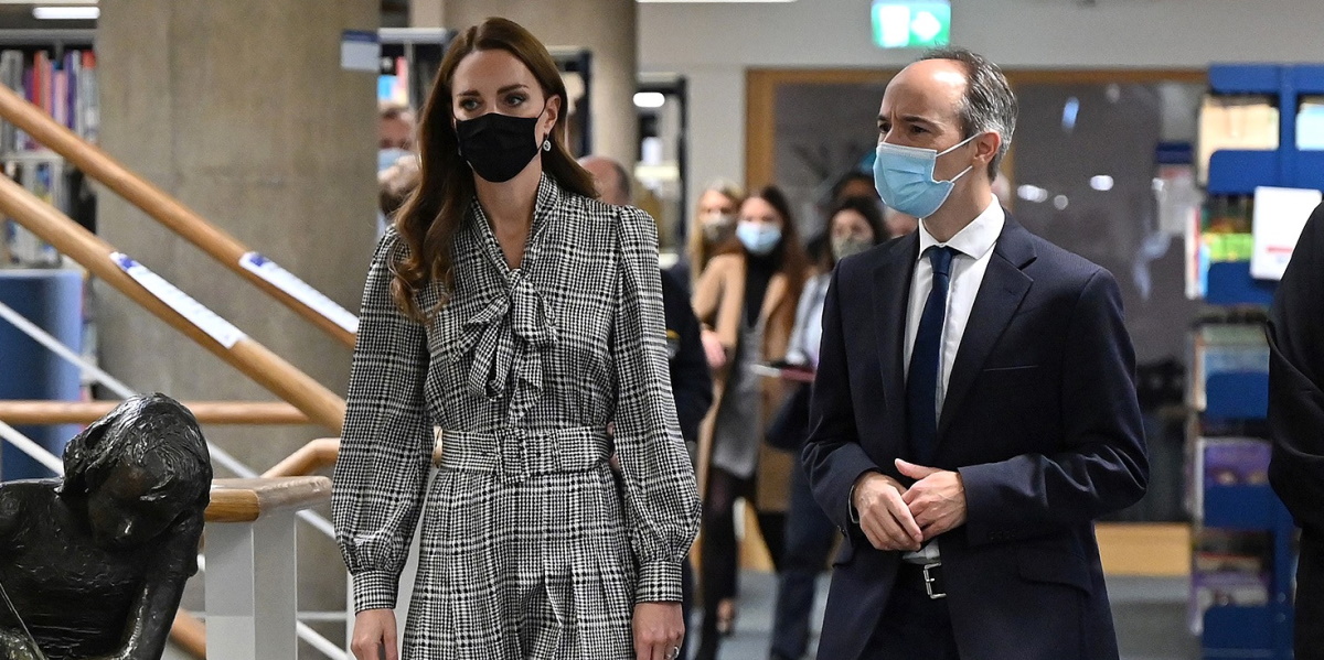 Δούκισσα Κάθριν: Σε έξοδό της με καρό φόρεμα αξίας 60 ευρώ – Το είχε επιλέξει ξανά πριν από δύο χρόνια