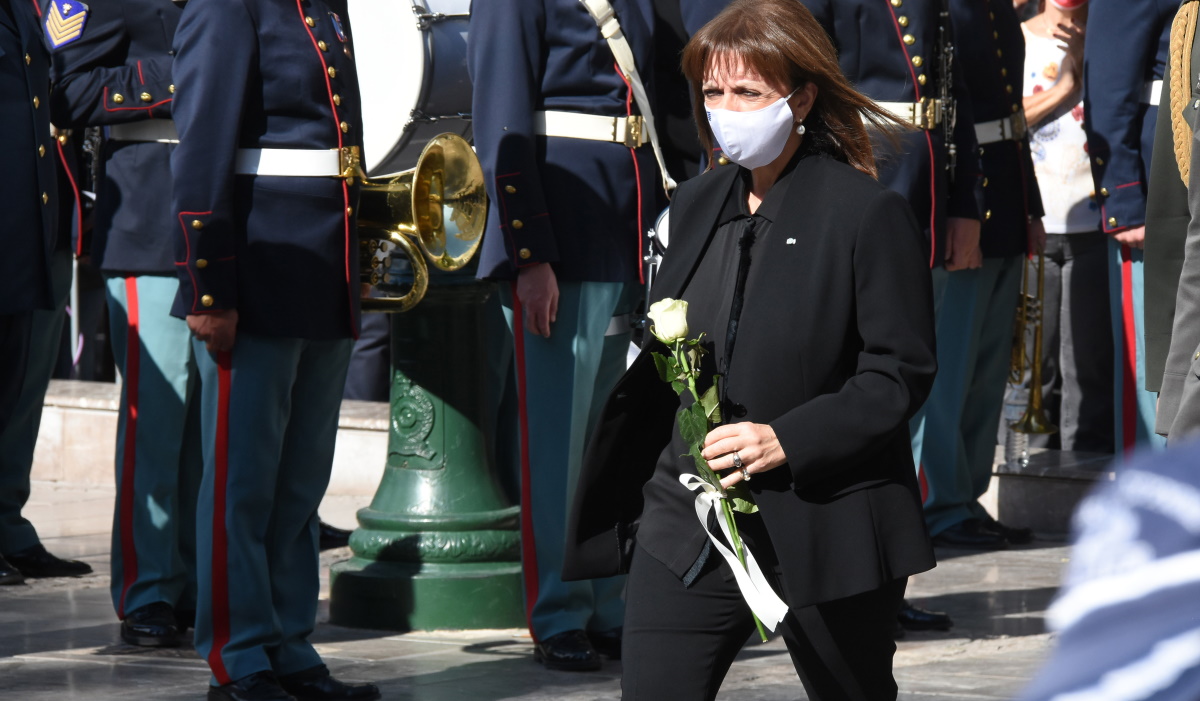 Φώφη Γεννηματά: Ο συγκινητικός επικήδειος λόγος της Κατερίνας Σακελλαροπούλου