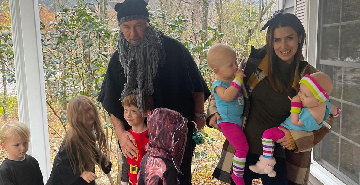 Άλεκ Μπάλντουιν: Μόλις 11 μέρες μετά το δυστύχημα γιόρτασε το Halloween με τη σύζυγο και τα έξι παιδιά τους
