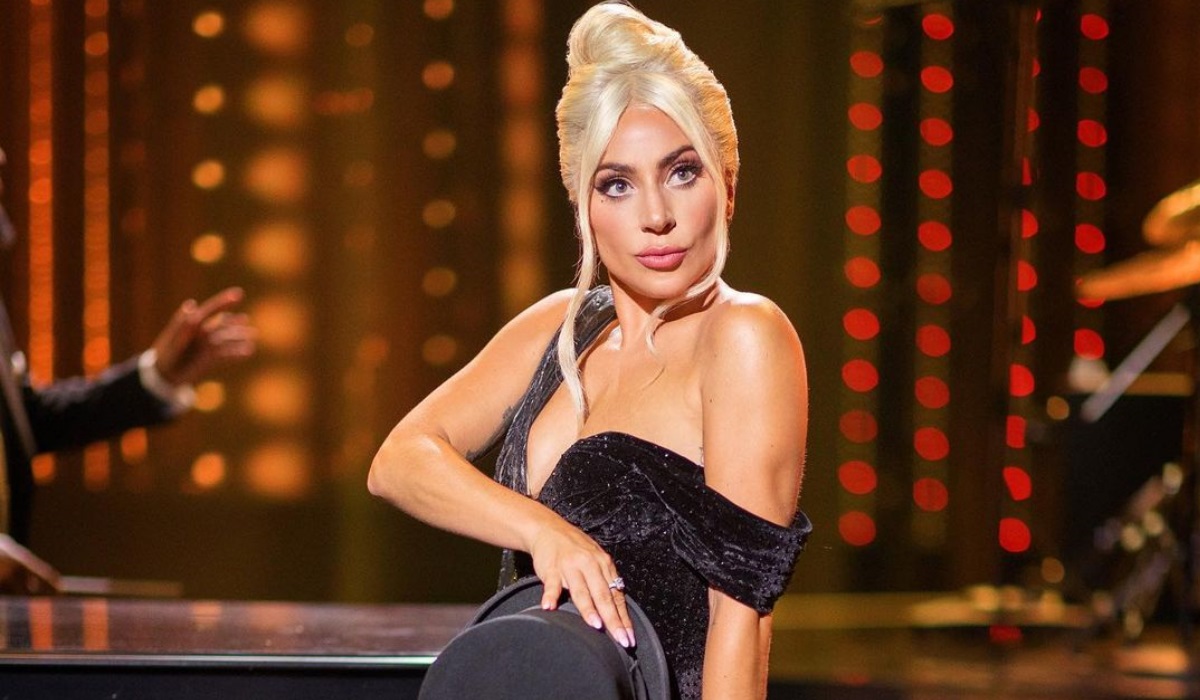 Lady Gaga: Ποζάρει ολόγυμνη για τη βρετανική και την ιταλική Vogue