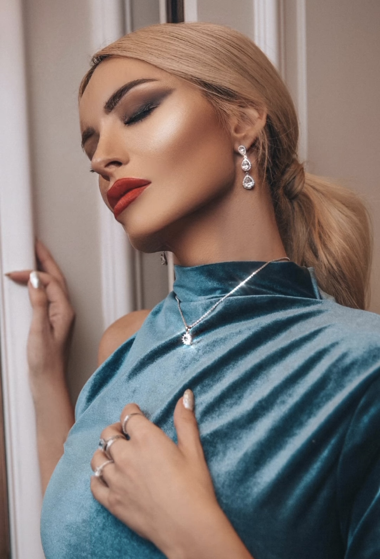 Κατερίνα Καινούργιου smokey cat eye look