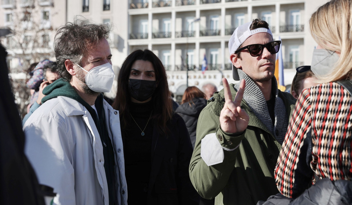 Τόνια Σωτηροπούλου – Κωστής Μαραβέγιας: Μαζί στην αντιπολεμική συγκέντρωση στο Σύνταγμα