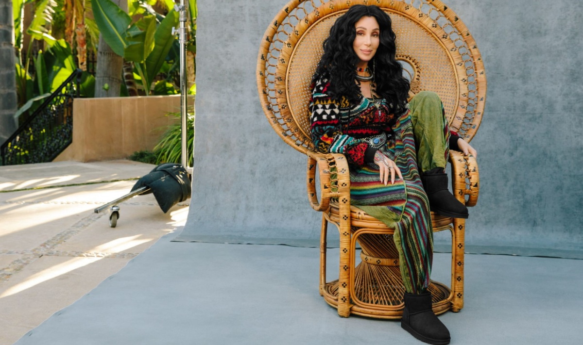 Cher: Είναι η νέα «μούσα» της Ugg