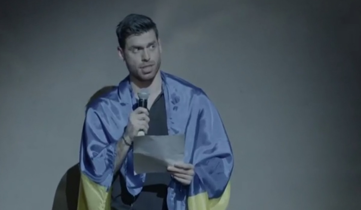 Επεισοδιακή η παράσταση «Οθέλλος» στην Εθνική Λυρική Σκηνή – Το μήνυμα για τα θύματα της Ουκρανίας έφερε εντάσεις