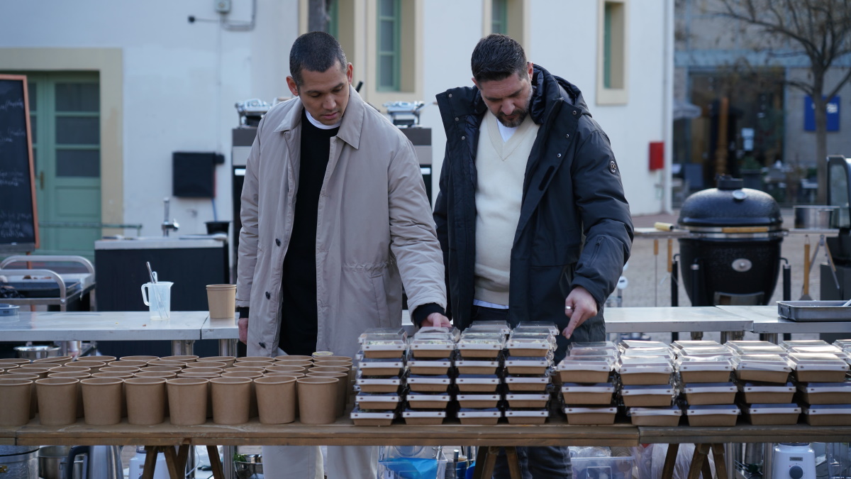 Το MasterChef μαγειρεύει για τους πρόσφυγες