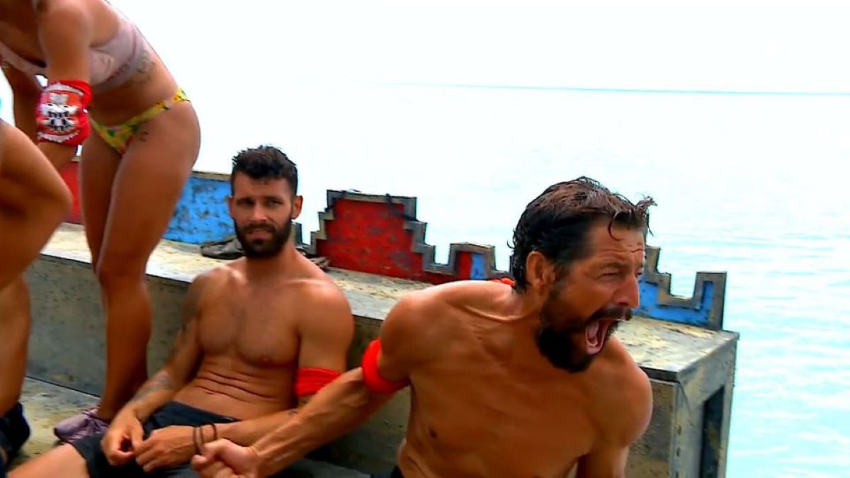 Survivor: Πιάστηκαν στα χέρια ο Τάκης Καραγκούνιας με τον Απόστολο Ρουβά – «Άντε ρε νούμερο» 