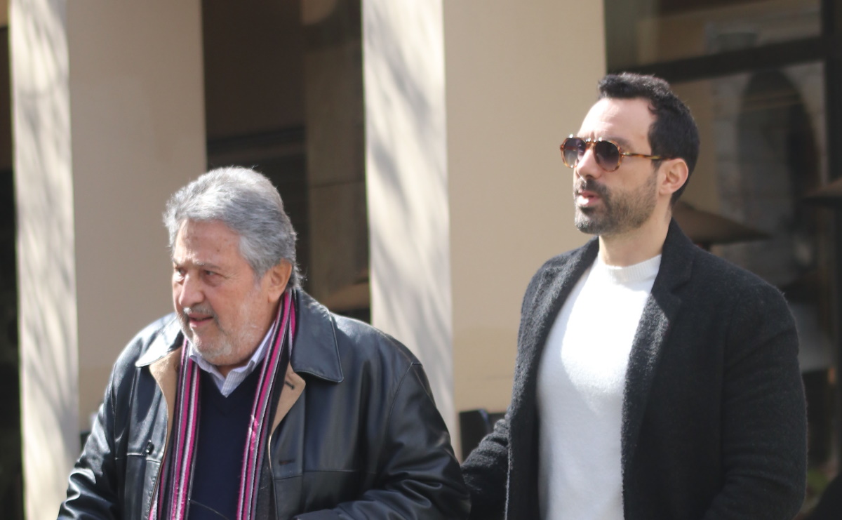 Σάκης Τανιμανίδης: Ανοιξιάτικη βόλτα με τον πατέρα του