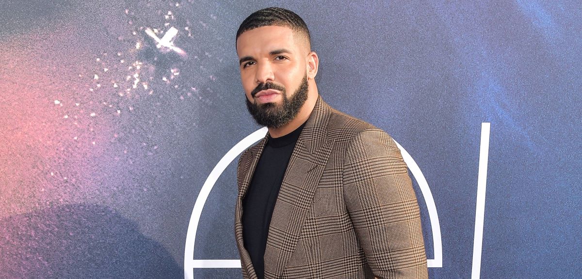 Με ποιο διάσημο μοντέλο απαθανατίστηκε αγκαλιά ο Drake στο πάρτι διασημοτήτων του Λεονάρντο Ντι Κάπριο