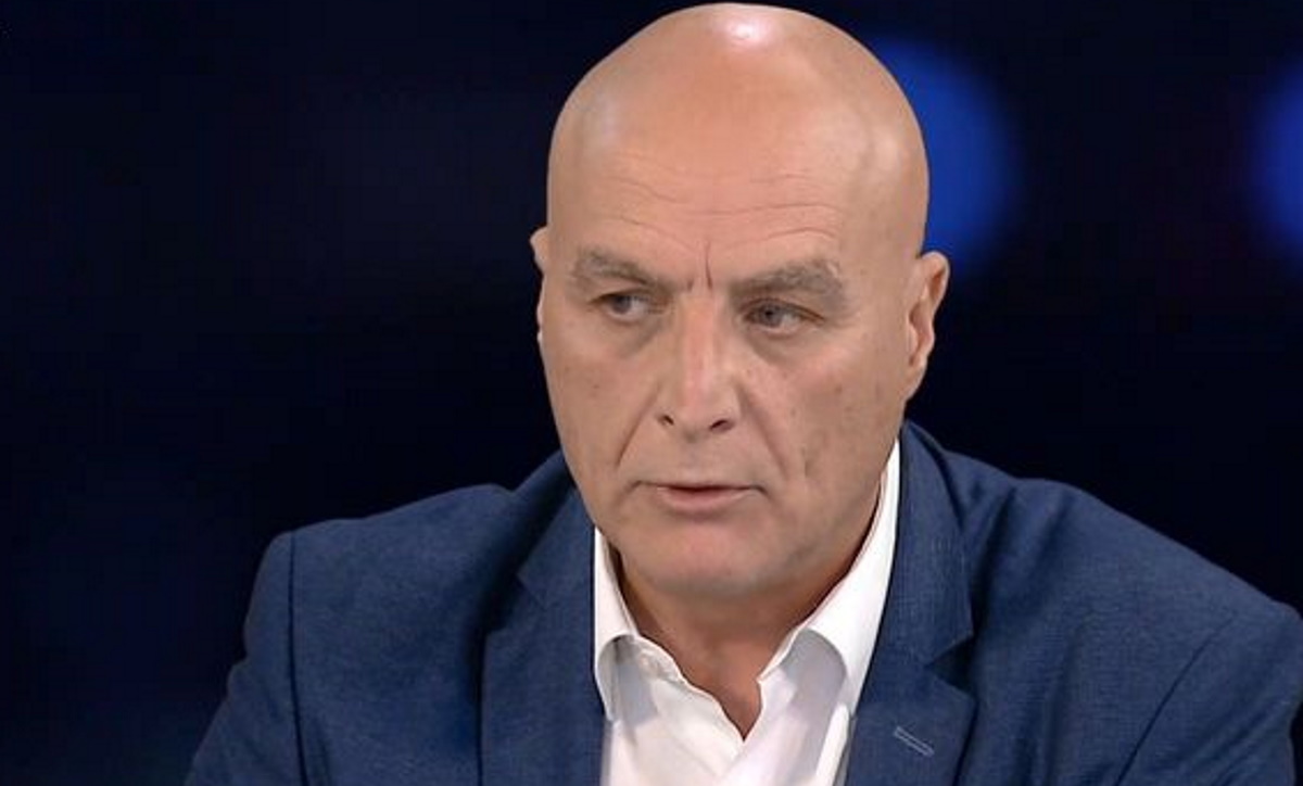 Βασίλης Λαμπρόπουλος: Η απάντησή του στο Twitter που τον αναζητούσε