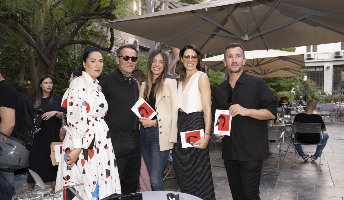 Τίνα Ντάρμα: Παρουσίασε το νέο της βιβλίο με τίτλο «Δε μπουκ»