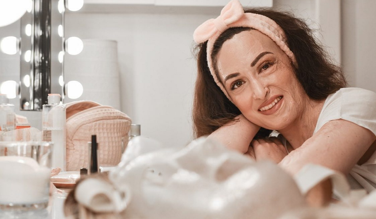 Iωάννα Παλιοσπύρου: Ποζάρει σε θεραπευτικό κέντρο στη Γαλλία χωρίς τη μάσκα – Νέες φωτογραφίες