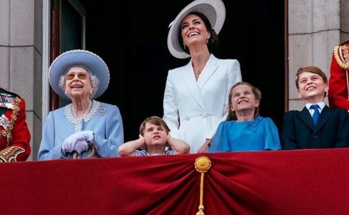Οι αντιδράσεις του πρίγκιπα Λούι έκλεψαν την παράσταση στη γιορτή της βασίλισσας Ελισάβετ