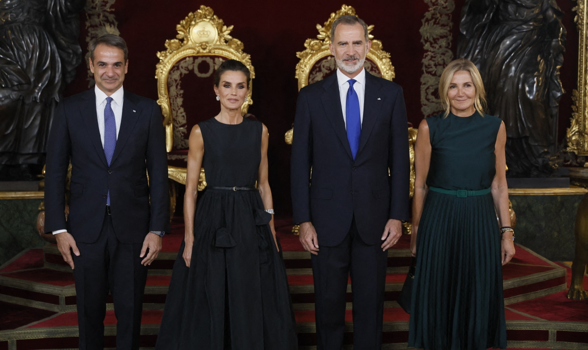Μαρέβα Μητσοτάκη: Το σοφιστικέ look που επέλεξε στο δείπνο του ισπανικού βασιλικού ζεύγους, Φελίπε και Λετίσια