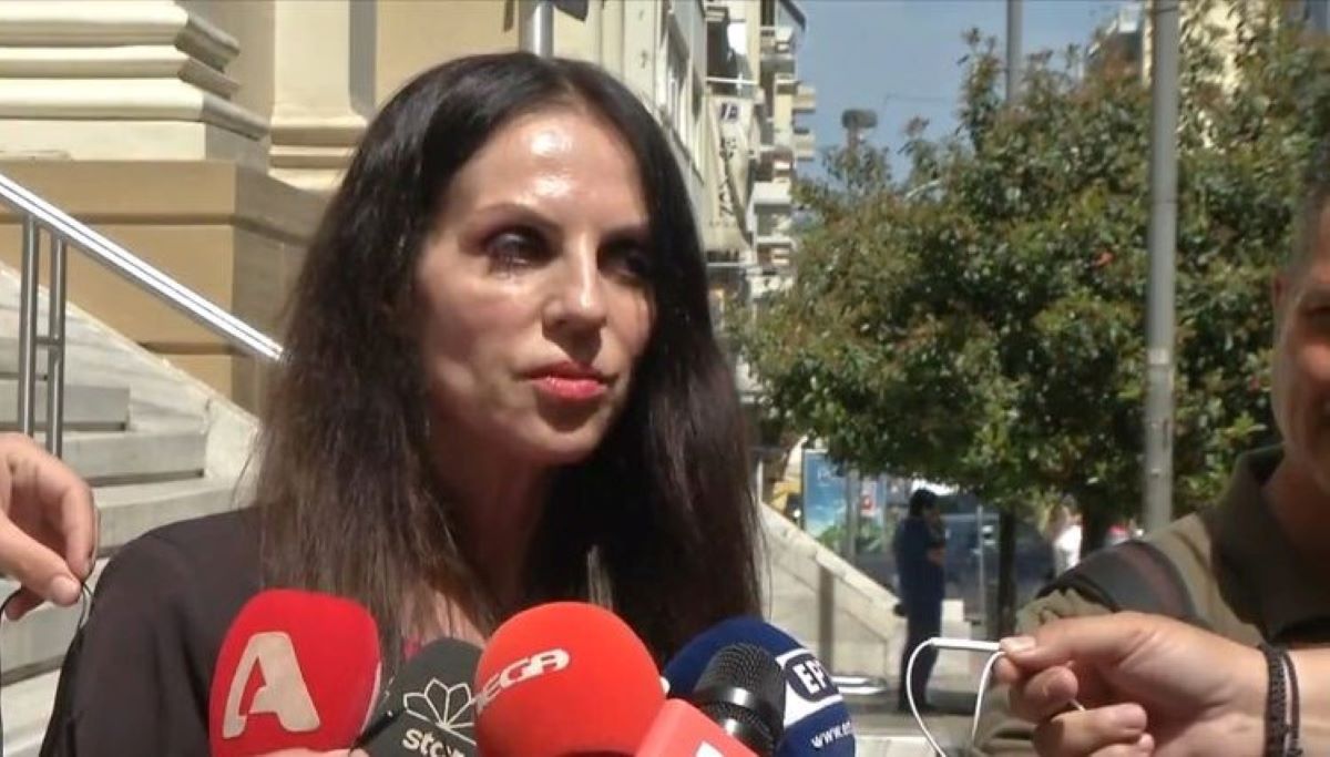 Πάτρα: Η απάντηση της Αγγελικής Τσιόλα στα «καρφιά» της παθολογοανατόμου για τον θάνατο της Ίριδας