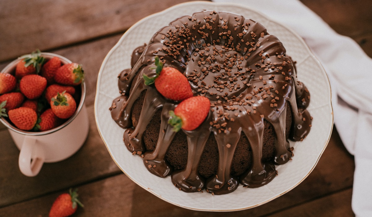 Choco Lovers: Παγκόσμια Ημέρα Σοκολάτας με την πιο λαχταριστή συνταγή για mud κέικ