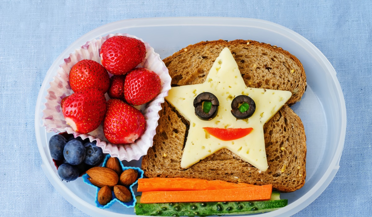 Τρεις εύκολες συνταγές για τα σνακς των παιδιών στο σχολείο